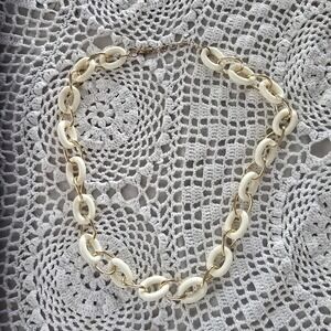 Vintage Style Chunky Chain Necklace – Ivory & Gold – Coastal‎ Chic